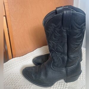 Ariat Women’s Cowboy boots Size 10.5D All black, gently worn, insoles intact